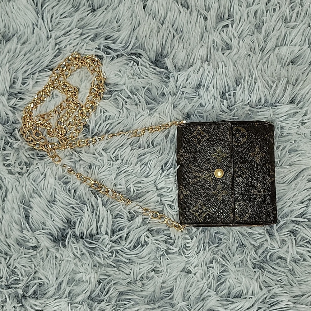 Pre-1980s Vintage Louis Vuitton Monogram Elise Wallet with Crossbody Chain